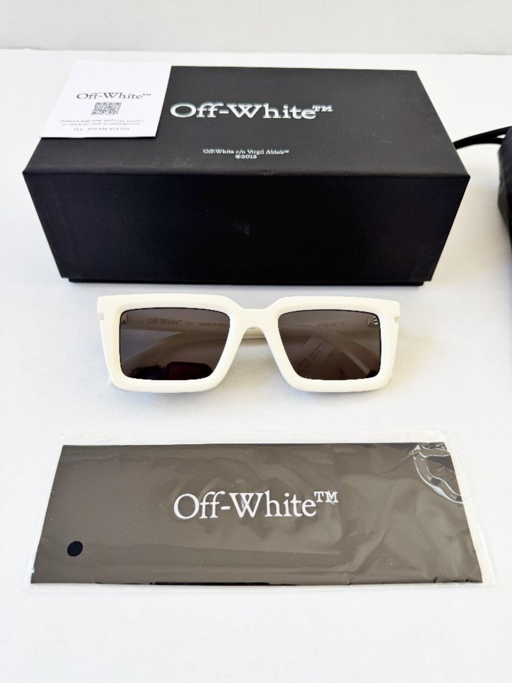 OFF-WHITE TUCSON SQUARE SUNGLASSES. c/o Virgil Abloh™. BRAND NEW. MSRP: $290